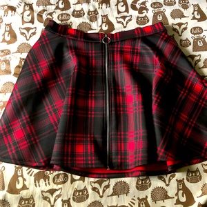 🎃 HALLOWEEN SALE 🎃 Red plaid skirt